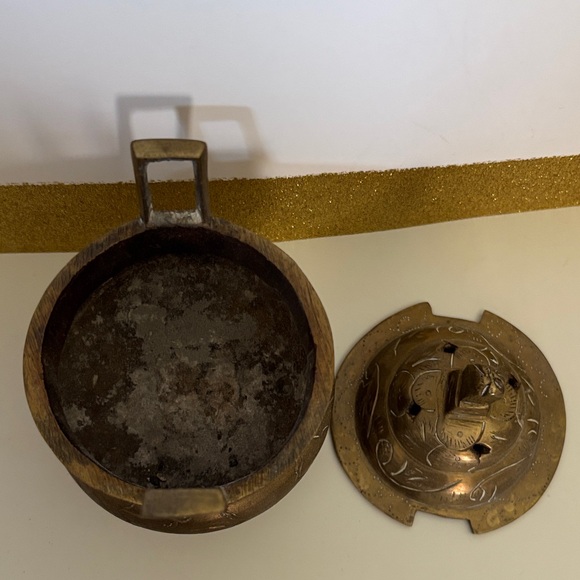 Vintage Marked Chinese Brass Footed Incense Burner Holder Tri pod pot lidded - Picture 7 of 11